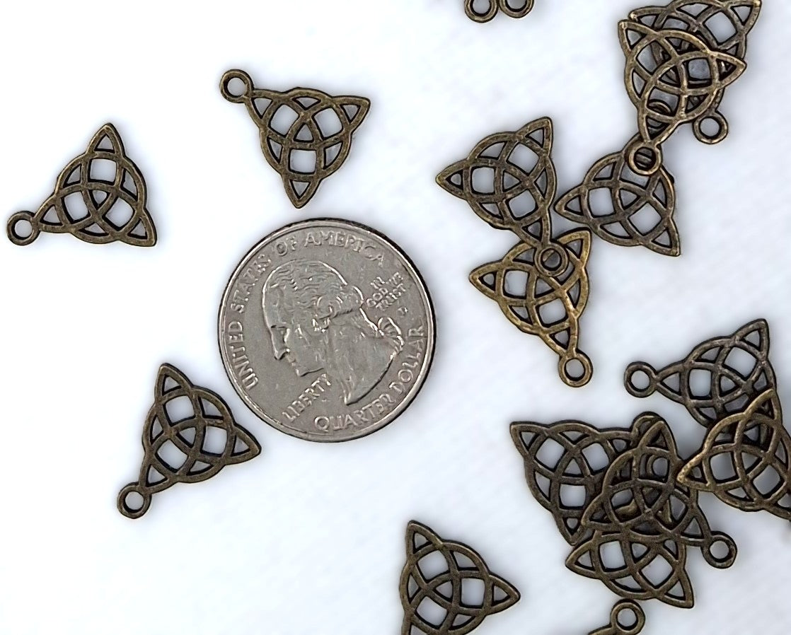 16.5x14.5mm Triquetra Celtic Knot Charm Bronze Zinc Alloy 10ct