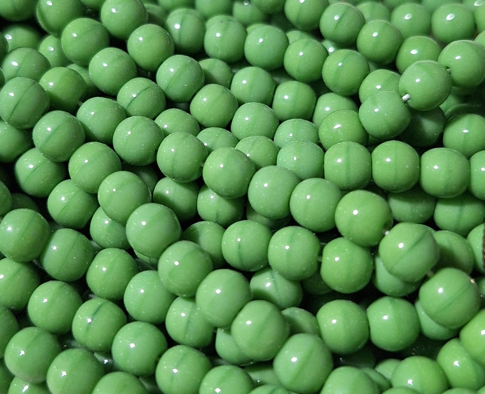 5mm Green Opaque Smooth Round Druk Glass Beads 50ct