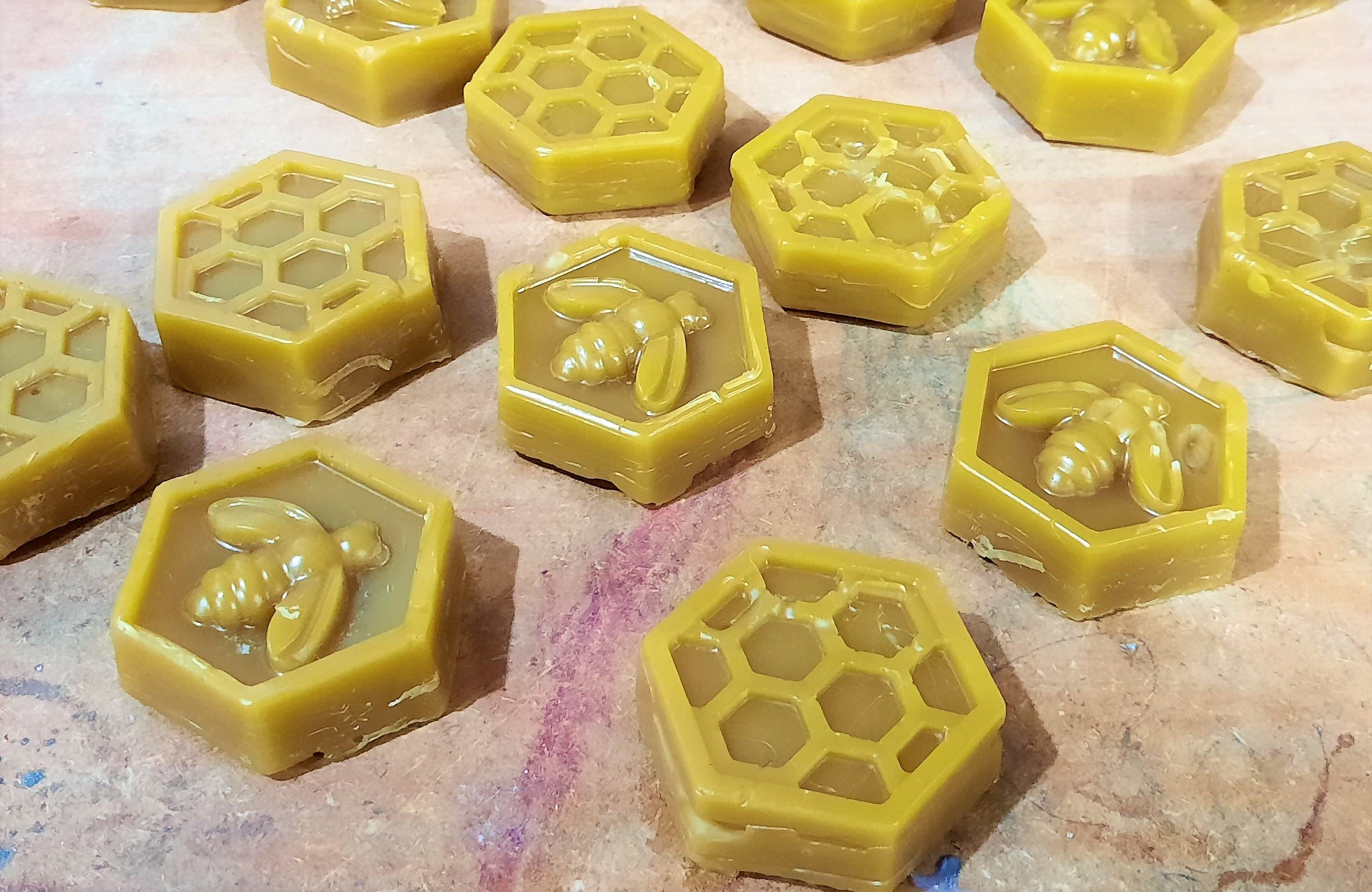 Thread Conditioner Pure Beeswax Half Ounce Block