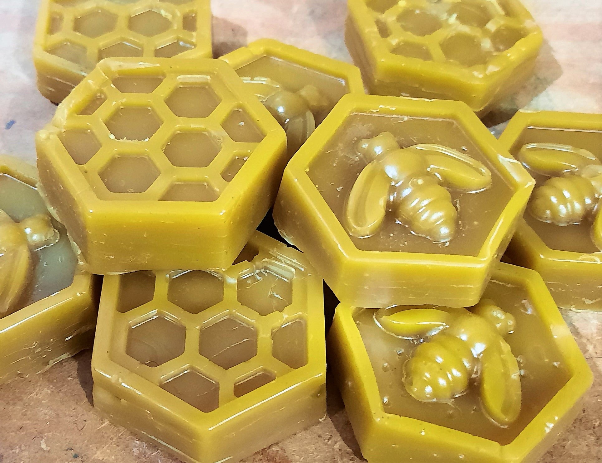 Thread Conditioner Pure Beeswax Half Ounce Block