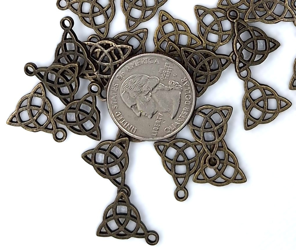 16.5x14.5mm Triquetra Celtic Knot Charm Bronze Zinc Alloy 10ct
