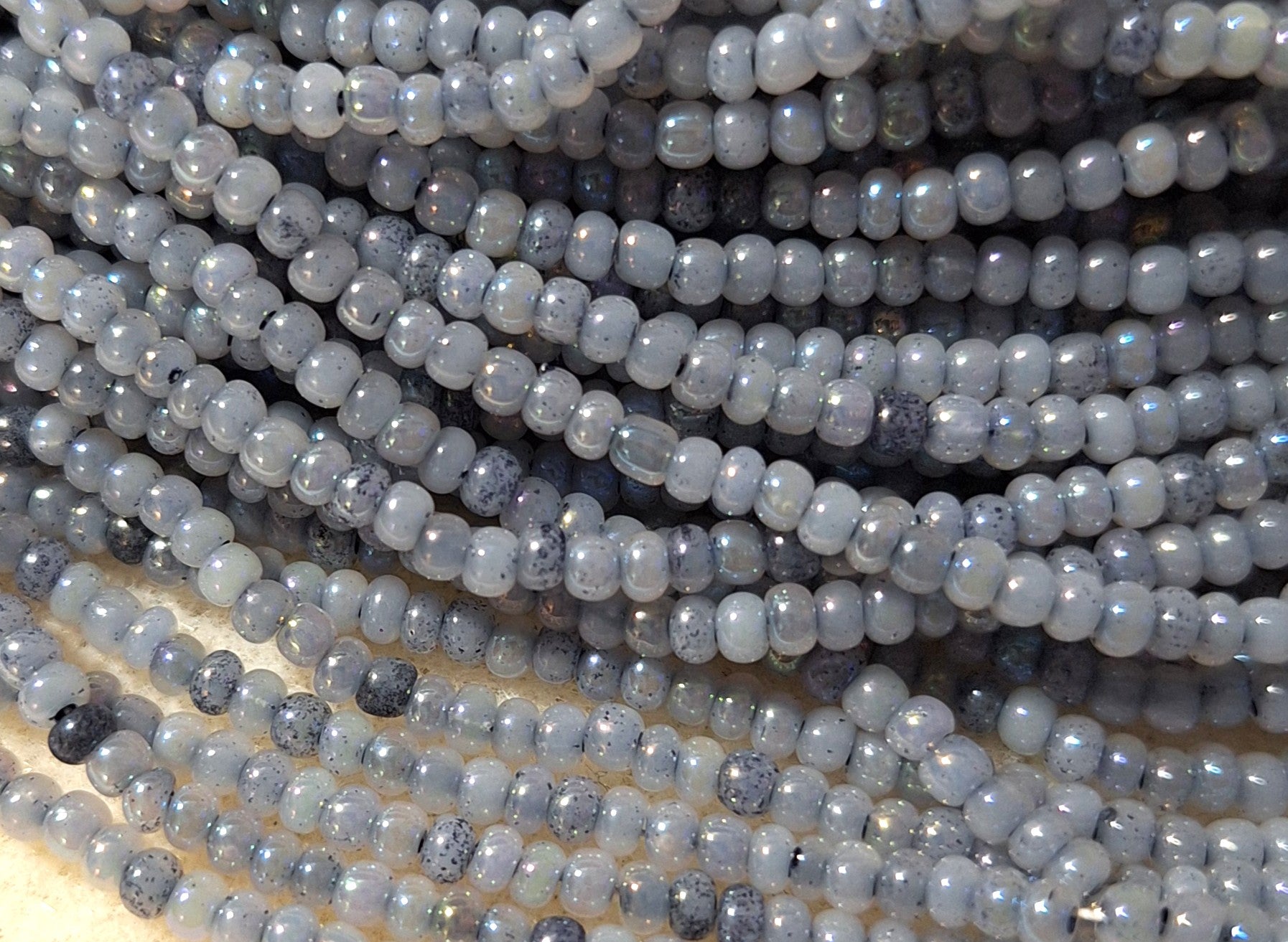 9/0 Grey Ceylon Iris Czech Glass Seed Beads Full Hank