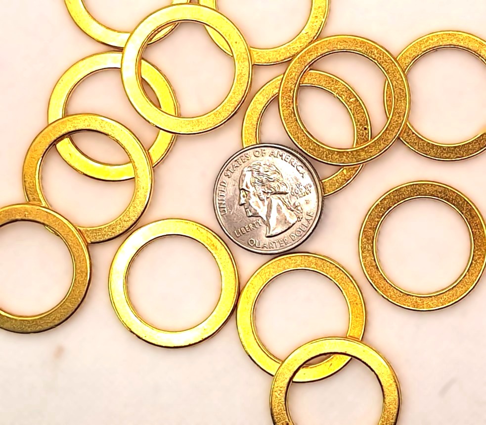 28.5mm Flat Circle Connector Gold Zinc Alloy 10ct