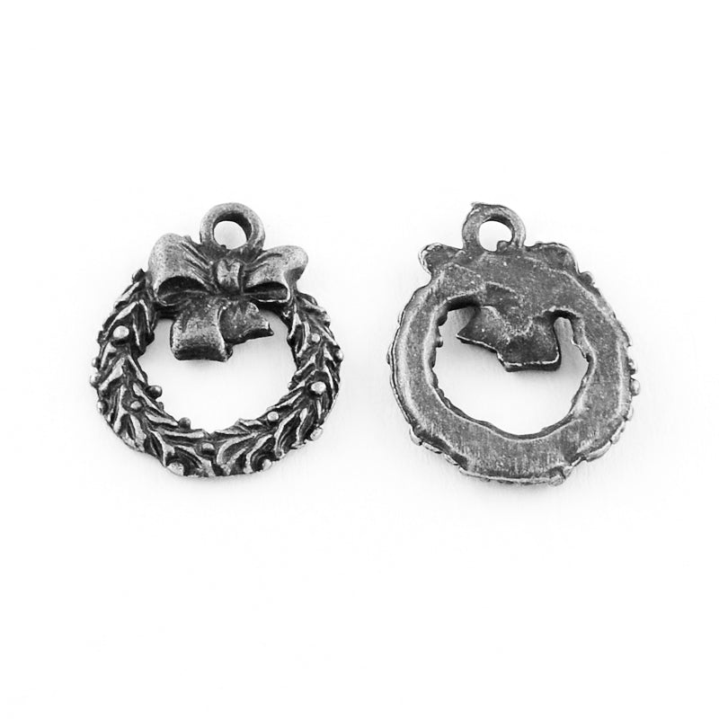 15.5x12mm Christmas Wreath Antique Silver Charms 30ct