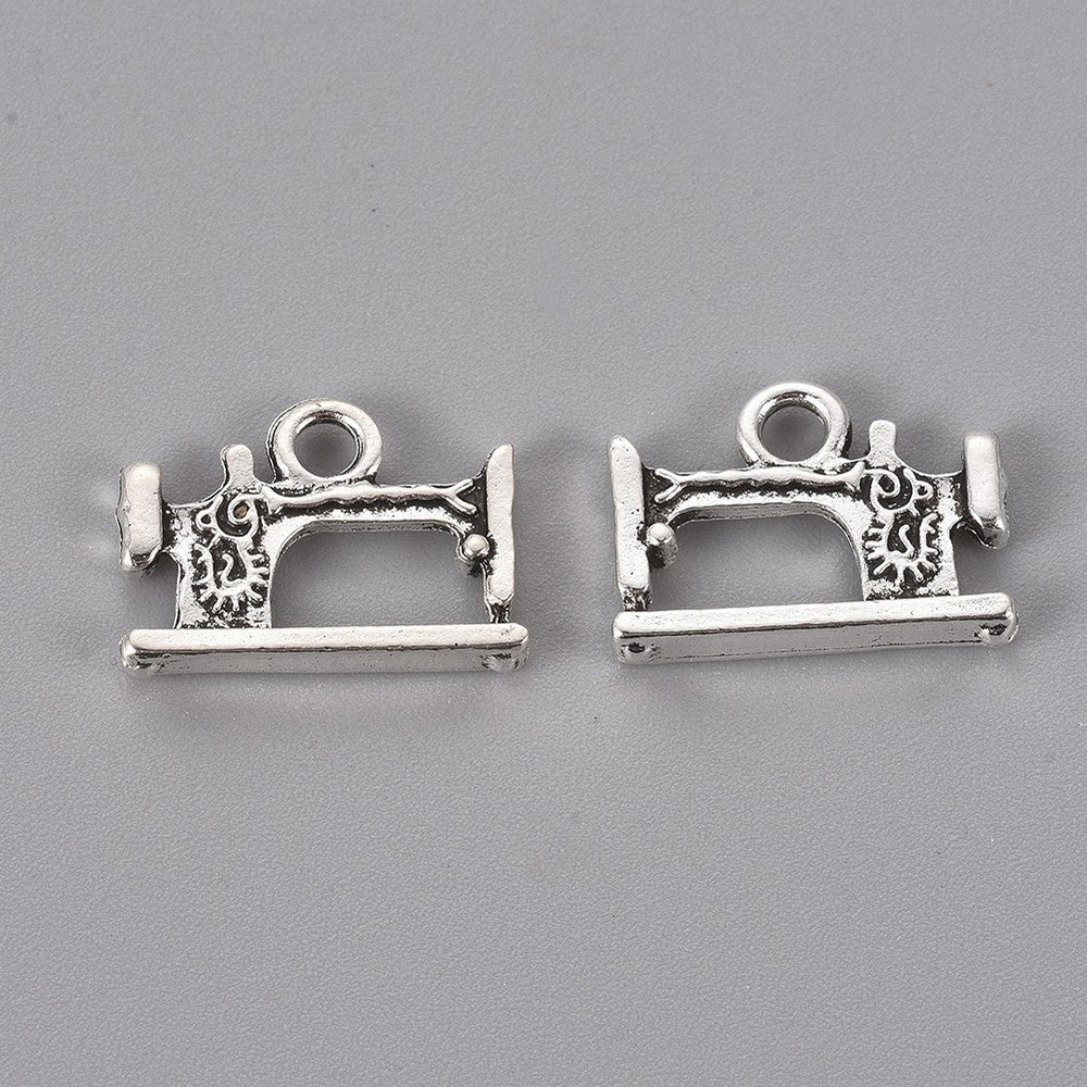 14x19mm Sewing Machine Charms in Antique Silver